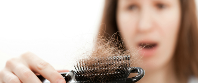 ２０代女性の抜け毛の悩み解消方法のイメージ画像